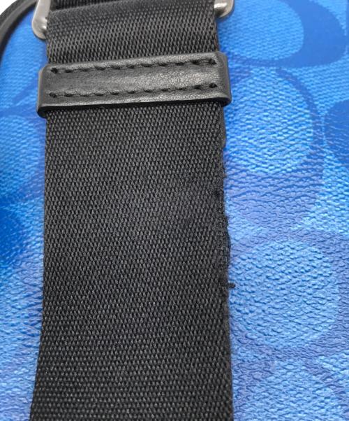 COACH（コーチ）COACH (コーチ) マルチファンクション フォーン パック ブロックド シグネチャー キャンバスの古着・服飾アイテム