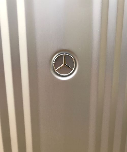 Mercedes Benz（メルセデスベンツ）Mercedes Benz (メルセデスベンツ) キャリーバッグ シルバーの古着・服飾アイテム
