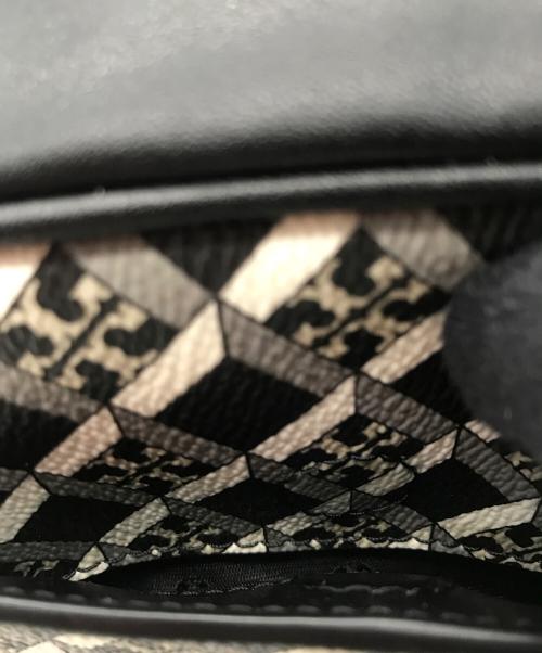 TORY BURCH（トリーバーチ）TORY BURCH (トリーバーチ) ポーチ ブラック×ホワイト 未使用品の古着・服飾アイテム