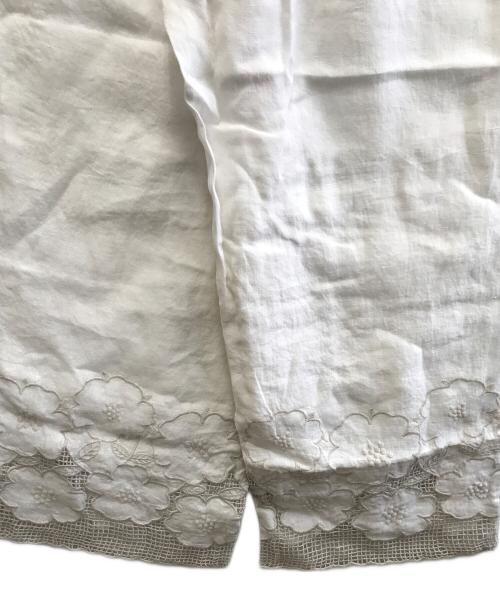 TSUHARU by samansa Mos2（ツハル バイ サマンサモスモス）TSUHARU by Samansa Mos2 (ツハル バイ サマンサモスモス) 花柄メッシュ刺繍パンツ ホワイト サイズ:FREE 未使用品の古着・服飾アイテム