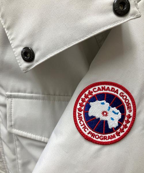 CANADA GOOSE（カナダグース）CANADA GOOSE (カナダグース) ダウンジャケット ホワイト サイズ:S/Pの古着・服飾アイテム
