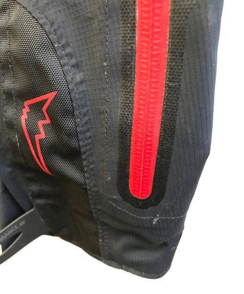 KUSHITANI（クシタニ）KUSHITANI (クシタニ) ナイロンジャケット ブラック×レッド サイズ:Mの古着・服飾アイテム