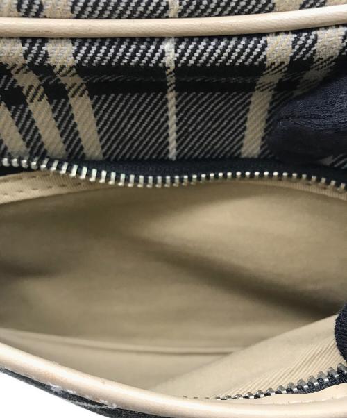 BURBERRY BLUE LABEL（バーバリーロンドンブルーレーベル）BURBERRY BLUE LABEL (バーバリーロンドンブルーレーベル) ウエストバッグ ブラック×ベージュの古着・服飾アイテム