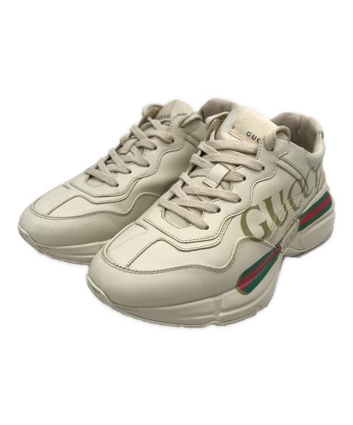 GUCCI（グッチ）GUCCI (グッチ) ロゴプリントスニーカー ベージュ サイズ:37の古着・服飾アイテム