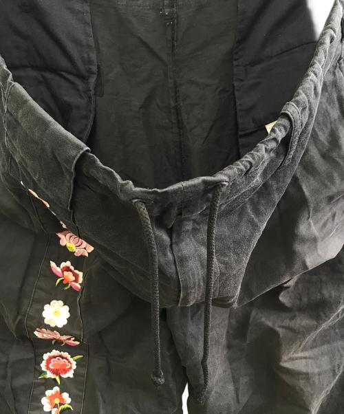 Yohji Yamamoto pour homme（ヨウジヤマモト プールオム）Yohji Yamamoto pour homme (ヨウジヤマモト プールオム) フラワーエンブロイダリーワイドロングパンツ ブラック サイズ:3の古着・服飾アイテム