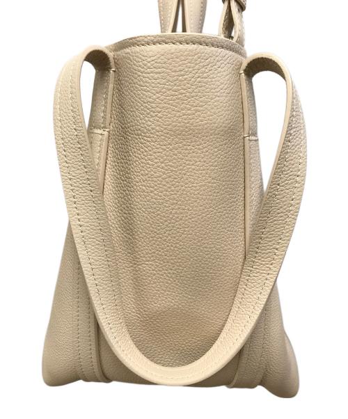 BALENCIAGA（バレンシアガ）BALENCIAGA (バレンシアガ) Everyday 2.0 スモール North-South ベージュの古着・服飾アイテム