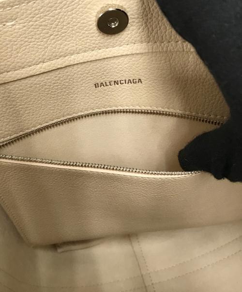 BALENCIAGA（バレンシアガ）BALENCIAGA (バレンシアガ) Everyday 2.0 スモール North-South ベージュの古着・服飾アイテム