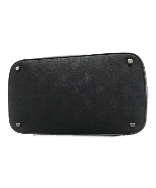 Salvatore Ferragamo（サルヴァトーレ フェラガモ）Salvatore Ferragamo (サルヴァトーレ フェラガモ) ワンショルダーバッグ ブラックの古着・服飾アイテム