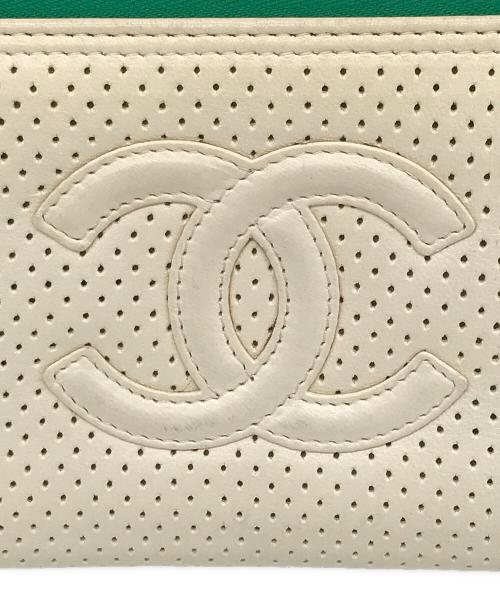 CHANEL（シャネル）CHANEL (シャネル) パンチングエラウンドファスナー ベージュの古着・服飾アイテム