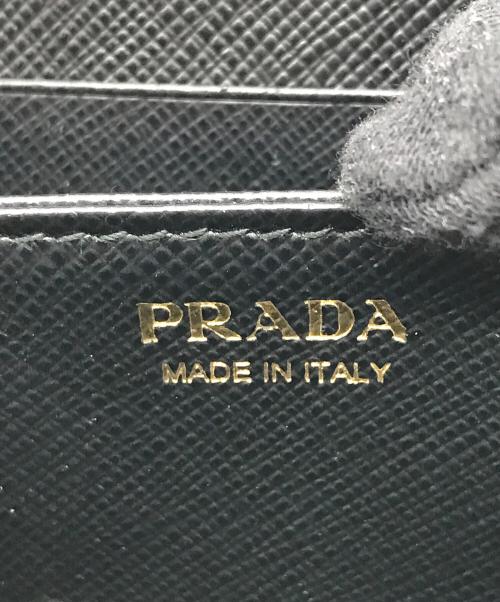 PRADA（プラダ）PRADA (プラダ) 小銭入れ ブラック×ゴールドの古着・服飾アイテム