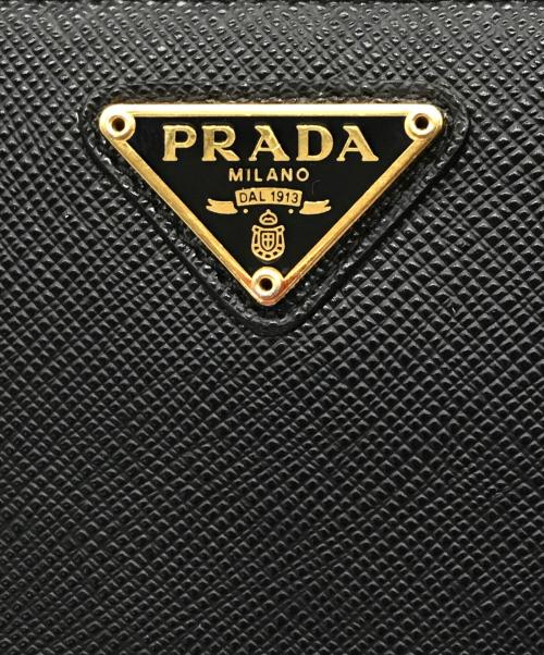 PRADA（プラダ）PRADA (プラダ) ラウンドファスナー長財布 ブラックの古着・服飾アイテム