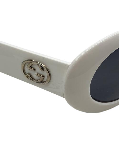 GUCCI（グッチ）GUCCI (グッチ) サングラス ホワイト×ブラック サイズ:54□22の古着・服飾アイテム