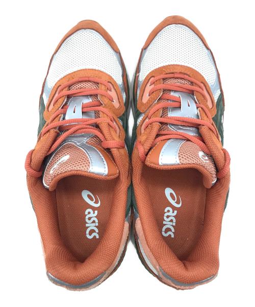 asics（アシックス）asics (アシックス) スニーカー ブラウン×グリーン×ホワイト サイズ:28の古着・服飾アイテム