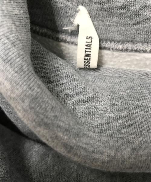 FOG ESSENTIALS（フィアオブゴッド エッセンシャル）FOG ESSENTIALS (フィアオブゴッド エッセンシャル) プルオーバーパーカー グレー サイズ:XLの古着・服飾アイテム