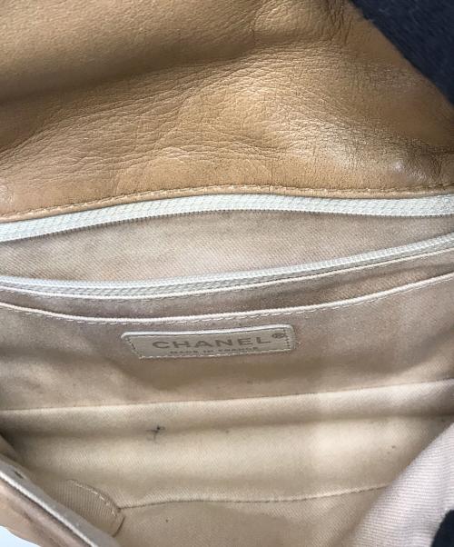 CHANEL（シャネル）CHANEL (シャネル) チェーンショルダーバッグ ベージュの古着・服飾アイテム