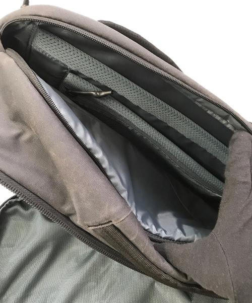 THULE（スーリー）THULE (スーリー) デイパック グレーの古着・服飾アイテム