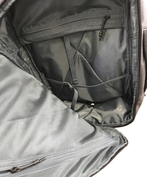 THULE（スーリー）THULE (スーリー) デイパック グレーの古着・服飾アイテム