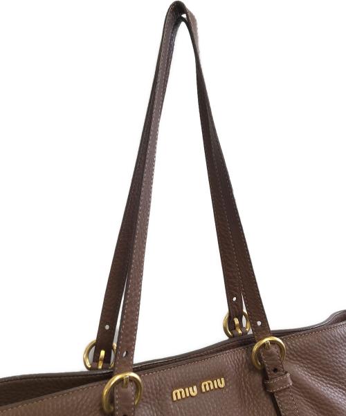 MIU MIU（ミュウミュウ）MIU MIU (ミュウミュウ) ハンドバッグ ブラウンの古着・服飾アイテム