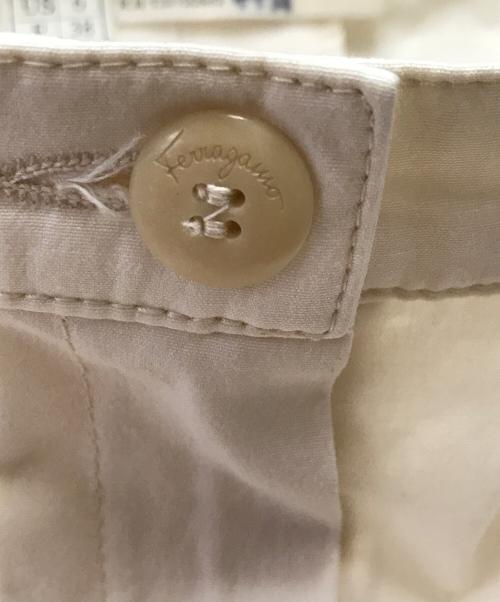 Salvatore Ferragamo（サルヴァトーレ フェラガモ）Salvatore Ferragamo (サルヴァトーレ フェラガモ) ワイドパンツ アイボリー サイズ:US 6の古着・服飾アイテム