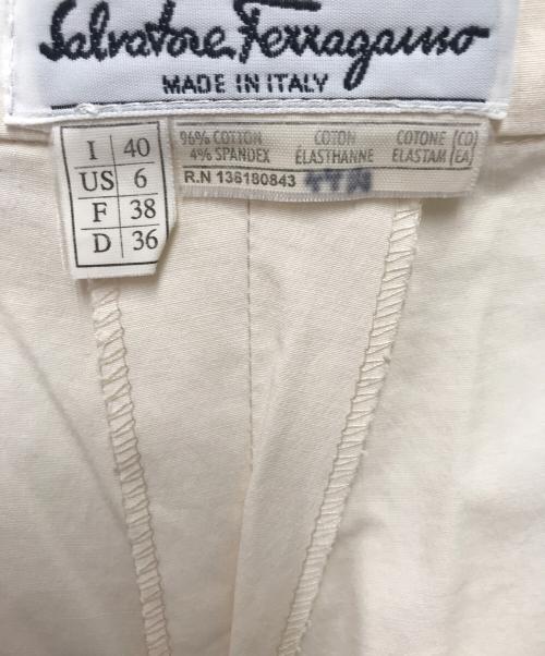 Salvatore Ferragamo（サルヴァトーレ フェラガモ）Salvatore Ferragamo (サルヴァトーレ フェラガモ) ワイドパンツ アイボリー サイズ:US 6の古着・服飾アイテム