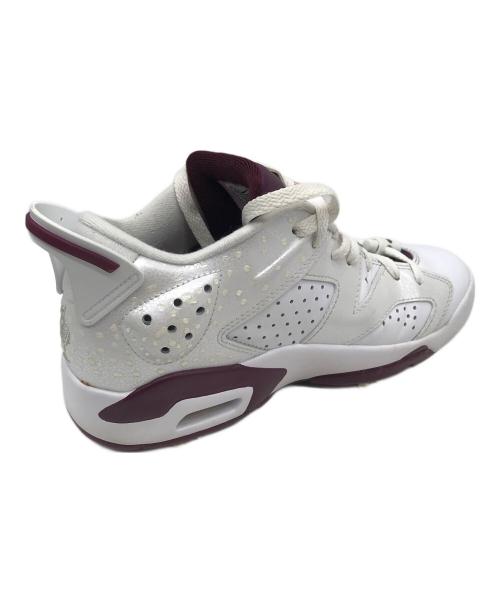 NIKE（ナイキ）NIKE (ナイキ) ローカットスニーカー WHITE/WHITE-BORDEAUX サイズ:25.5の古着・服飾アイテム