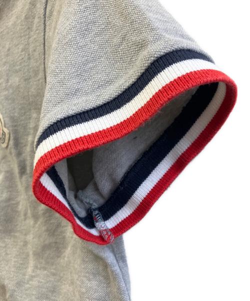 MONCLER（モンクレール）MONCLER (モンクレール) ポロシャツ グレー サイズ:Sの古着・服飾アイテム