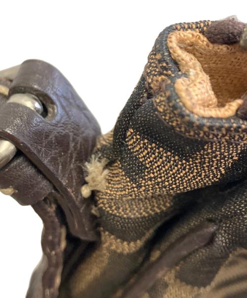 FENDI（フェンディ）FENDI (フェンディ) ショルダーポーチ ブラウン×ベージュの古着・服飾アイテム