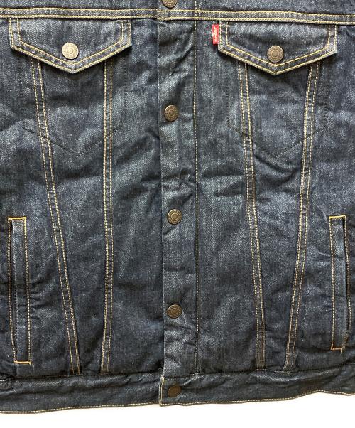 LEVI'S（リーバイス）LEVI'S (リーバイス) ダウンフルジップトラッカージャケット インディゴ サイズ:Mの古着・服飾アイテム