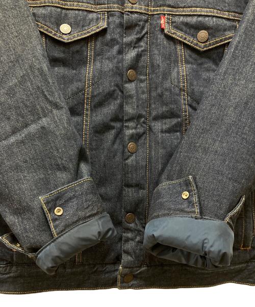 LEVI'S（リーバイス）LEVI'S (リーバイス) ダウンフルジップトラッカージャケット インディゴ サイズ:Mの古着・服飾アイテム
