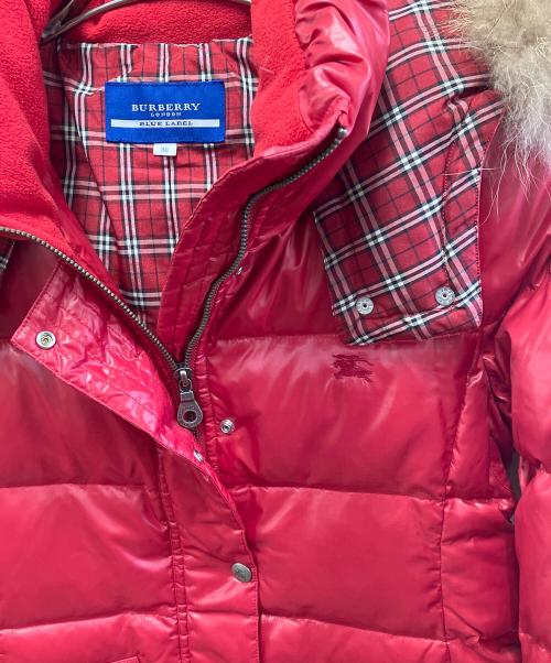 BURBERRY BLUE LABEL（バーバリーロンドンブルーレーベル）BURBERRY BLUE LABEL (バーバリーロンドンブルーレーベル) ダウンジャケット レッド サイズ:38の古着・服飾アイテム