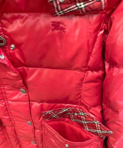 BURBERRY BLUE LABEL（バーバリーロンドンブルーレーベル）BURBERRY BLUE LABEL (バーバリーロンドンブルーレーベル) ダウンジャケット レッド サイズ:38の古着・服飾アイテム