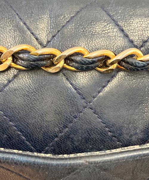 CHANEL（シャネル）CHANEL (シャネル) チェーンショルダーバッグ ネイビーの古着・服飾アイテム