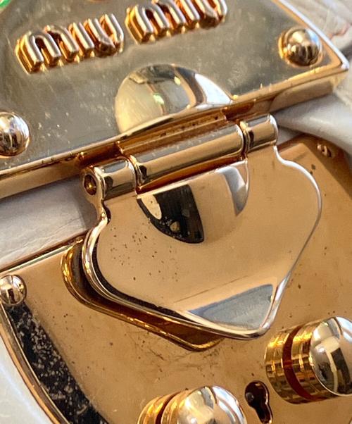 MIU MIU（ミュウミュウ）MIU MIU (ミュウミュウ) ワンハンドバッグ ベージュの古着・服飾アイテム