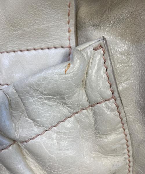 MIU MIU（ミュウミュウ）MIU MIU (ミュウミュウ) ワンハンドバッグ ベージュの古着・服飾アイテム