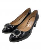 Salvatore Ferragamoサルヴァトーレ フェラガモ）の古着「エナメルパンプス」｜ブラック