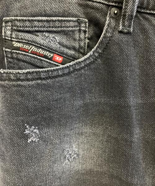 DIESEL（ディーゼル）DIESEL (ディーゼル) デニムパンツ インディゴ サイズ:W30×L32 未使用品の古着・服飾アイテム