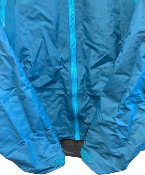 ARC'TERYX（アークテリクス）ARC'TERYX (アークテリクス) マウンテンパーカー ブルー サイズ:Mの古着・服飾アイテム