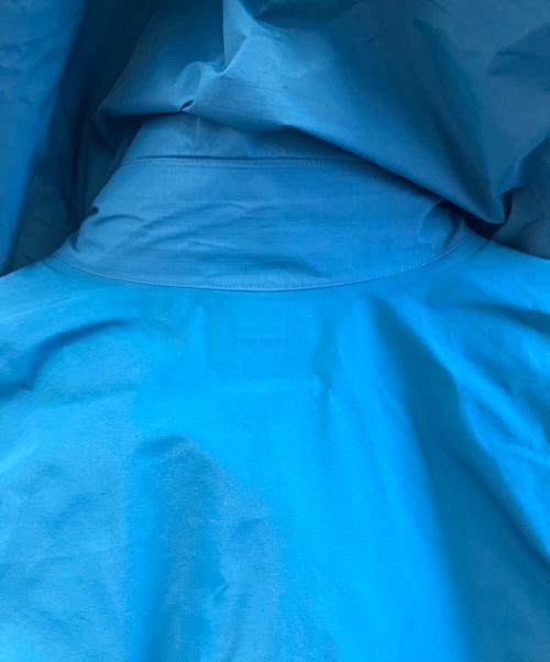 ARC'TERYX（アークテリクス）ARC'TERYX (アークテリクス) マウンテンパーカー ブルー サイズ:Mの古着・服飾アイテム