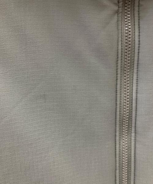 ARC'TERYX（アークテリクス）ARC'TERYX (アークテリクス) ATOM AR HOODY カーキ サイズ:Mの古着・服飾アイテム