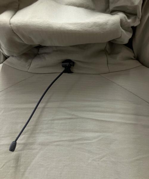 ARC'TERYX（アークテリクス）ARC'TERYX (アークテリクス) ATOM AR HOODY カーキ サイズ:Mの古着・服飾アイテム