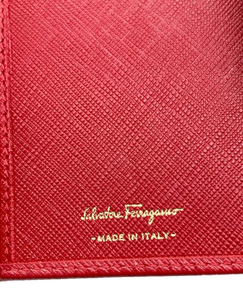 Salvatore Ferragamo（サルヴァトーレ フェラガモ）Salvatore Ferragamo (サルヴァトーレ フェラガモ) 長財布 レッドの古着・服飾アイテム