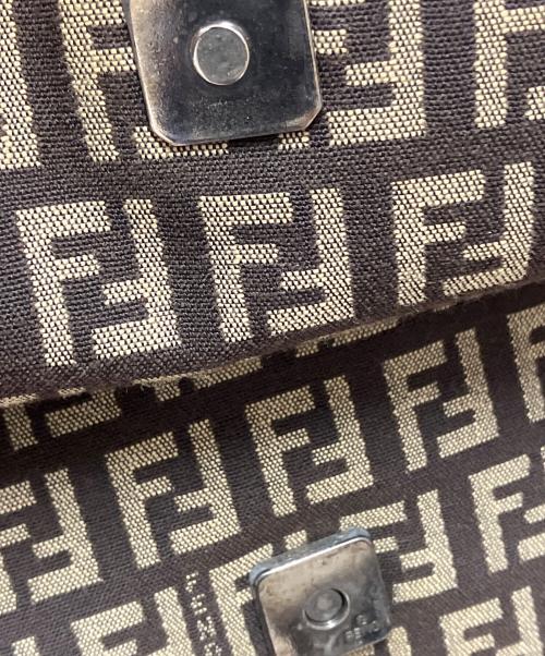 FENDI（フェンディ）FENDI (フェンディ) ショルダーバッグ ブラウン×ベージュの古着・服飾アイテム