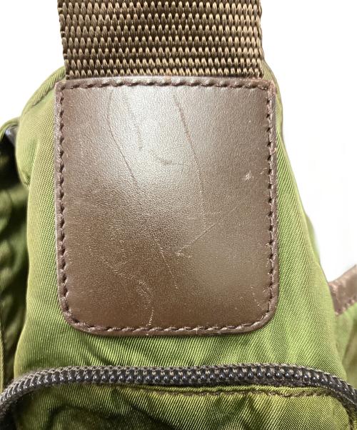 PRADA（プラダ）PRADA (プラダ) ナイロンショルダーバッグ オリーブの古着・服飾アイテム