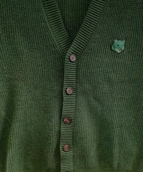 maison kitsune（メゾンキツネ）MAISON KITSUNE (メゾンキツネ) ニットカーディガン グリーン サイズ:Mの古着・服飾アイテム