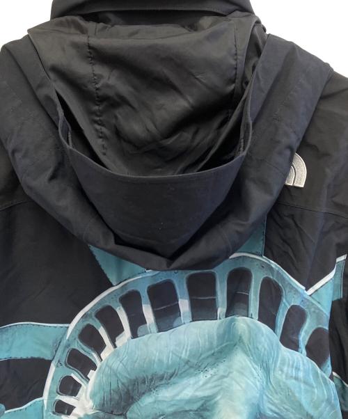 THE NORTH FACE（ザ ノース フェイス）THE NORTH FACE (ザ ノース フェイス) Supreme (シュプリーム) STATUE Of Liberty MOUNTAIN JACKET ブラック×グレー サイズ:Mの古着・服飾アイテム