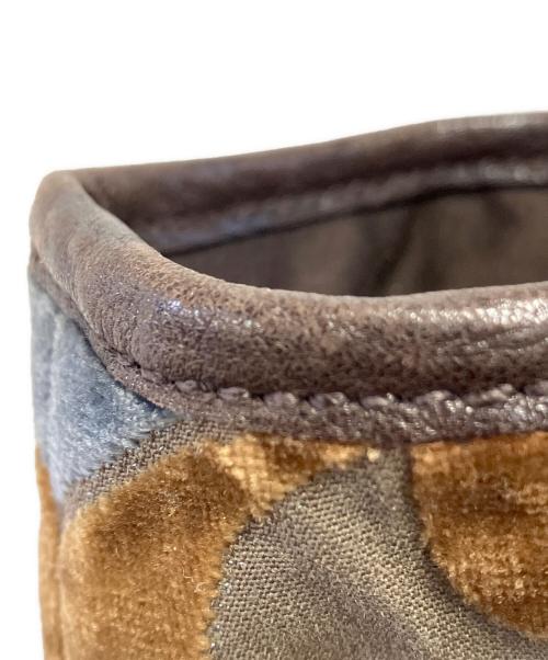 MIU MIU（ミュウミュウ）MIU MIU (ミュウミュウ) ベロアプロントバッグ ブラウン×ブルーの古着・服飾アイテム