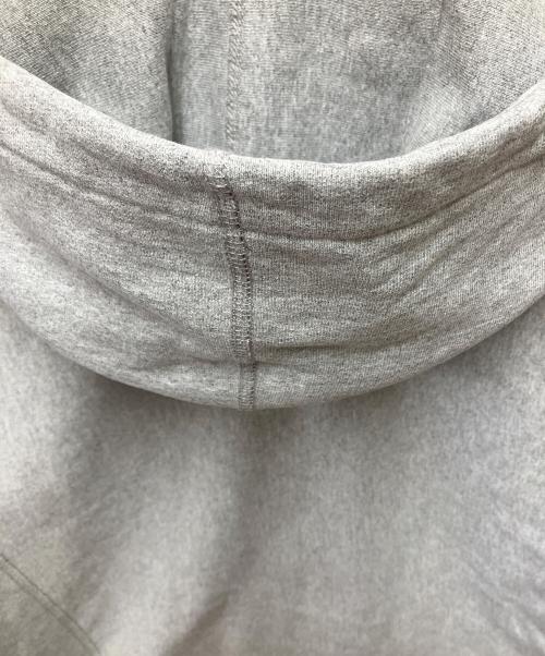 SUPREME（シュプリーム）Supreme (シュプリーム) プルオーバーパーカー グレー サイズ:Mの古着・服飾アイテム