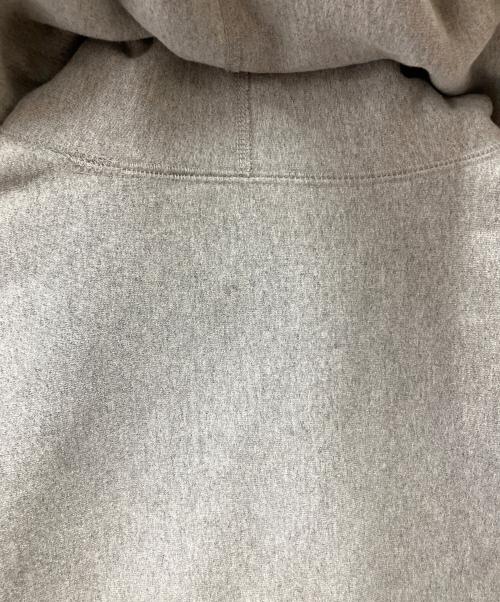 SUPREME（シュプリーム）Supreme (シュプリーム) プルオーバーパーカー グレー サイズ:Mの古着・服飾アイテム