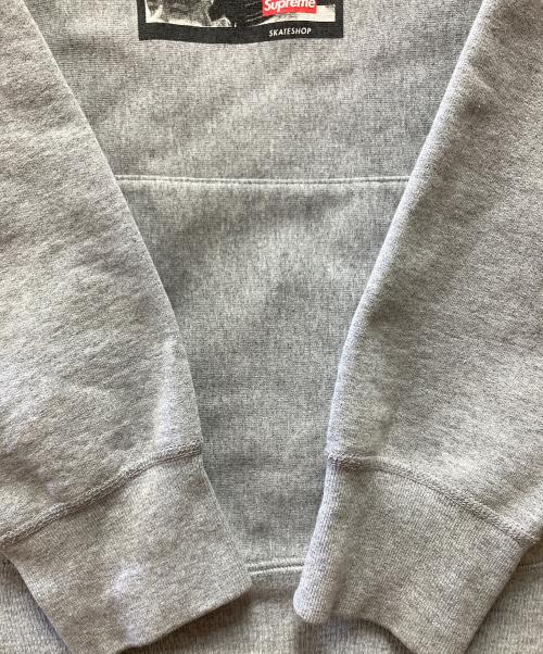 SUPREME（シュプリーム）Supreme (シュプリーム) プルオーバーパーカー グレー サイズ:Mの古着・服飾アイテム