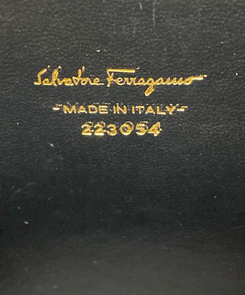 Salvatore Ferragamo（サルヴァトーレ フェラガモ）Salvatore Ferragamo (サルヴァトーレ フェラガモ) チェーンショルダーバッグ ネイビーの古着・服飾アイテム